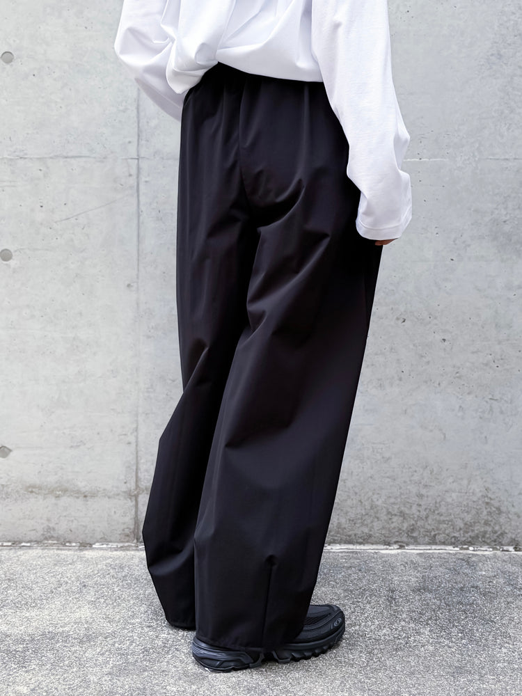 någonstans / wide cocoon parachute pants  / Black / 470JS131-0381
