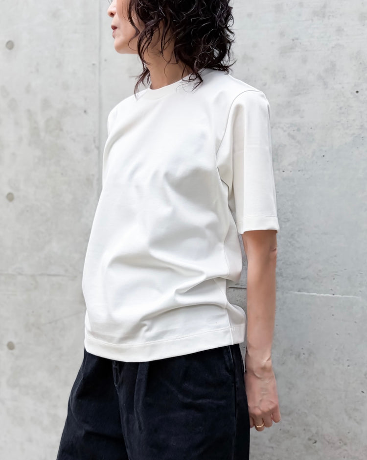CINOH / REFINA/COMPACT T-SHIRT / OFF WHITE / C40-001