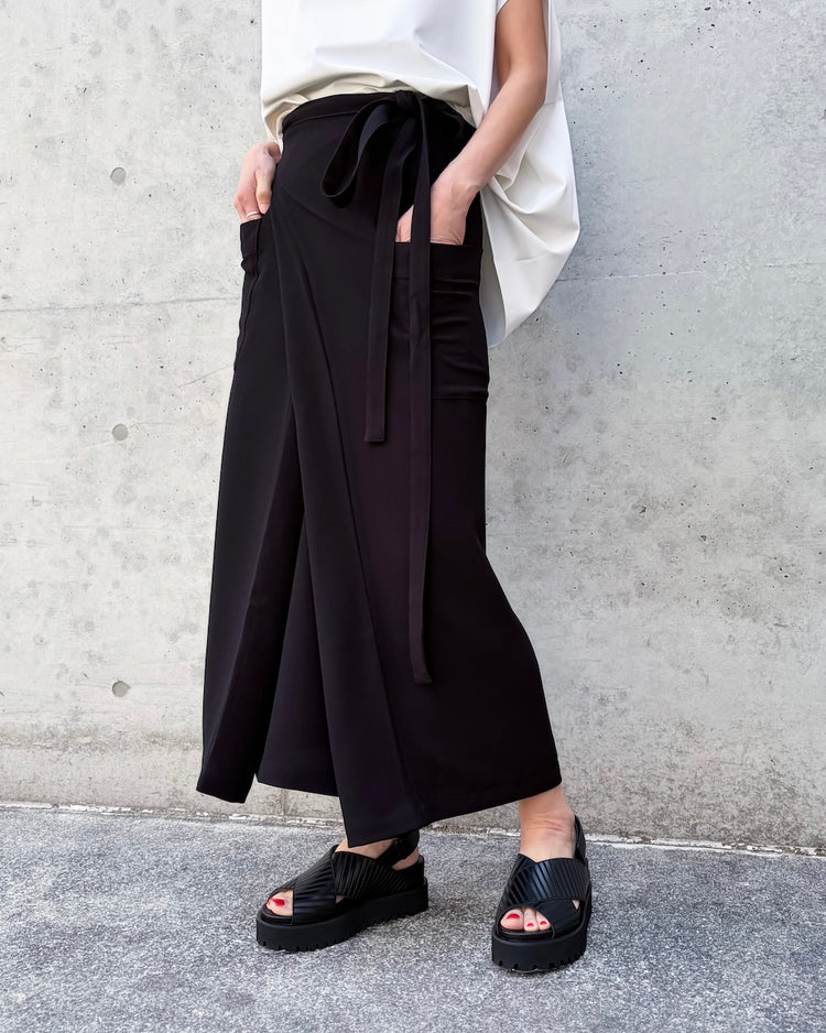 COGTHEBIGSMOKE / MINA DOUBLE WRAP SKIRT / BLACK
