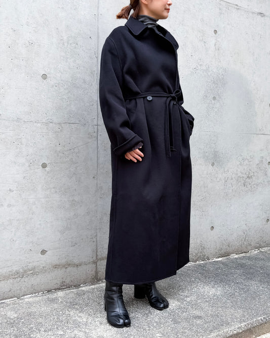 STUDIO NICHOLSON / MORI WOOL COAT IN DARKEST NAVY / BLACK