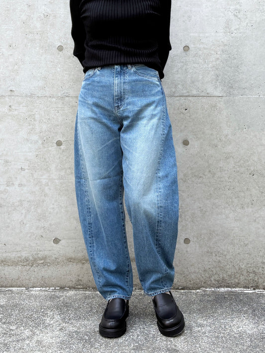 HYKE / DENIM TAPERED JEANS / USED WASH (BLUE) / 13405 /