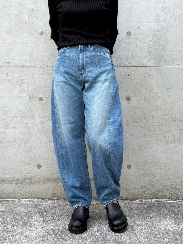 HYKE / DENIM TAPERED JEANS / USED WASH (BLUE) / 13405 /