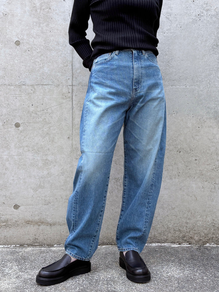 HYKE / DENIM TAPERED JEANS / USED WASH (BLUE) / 13405 /