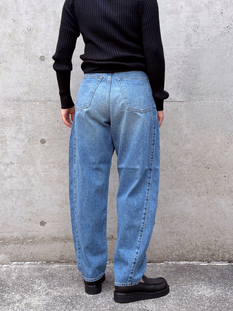 HYKE / DENIM TAPERED JEANS / USED WASH (BLUE) / 13405 /