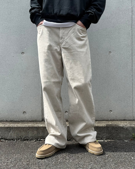 AURALEE / GARMENT-DYED FINX CORDUROY 5P WIDE PANTS / WHITE KHAKI / A26
