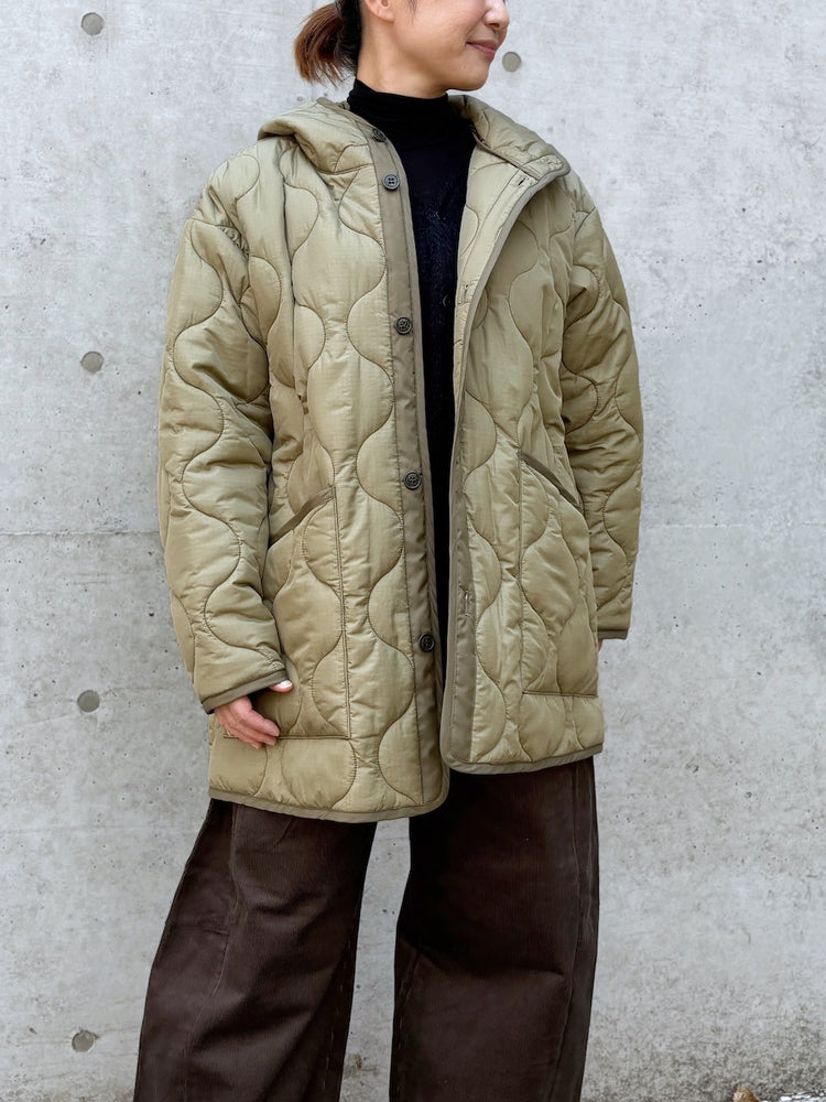 HYKE / QUILTED HOODED JACKET / KHAKI / 17595