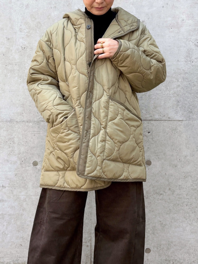 HYKE / QUILTED HOODED JACKET / KHAKI / 17595