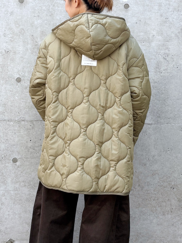 HYKE / QUILTED HOODED JACKET / KHAKI / 17595