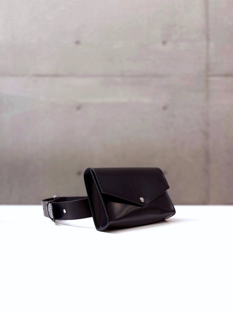 JUNYA WATANABE / ガラスレザーベルトBAG / BLACK / JR-K202-051
