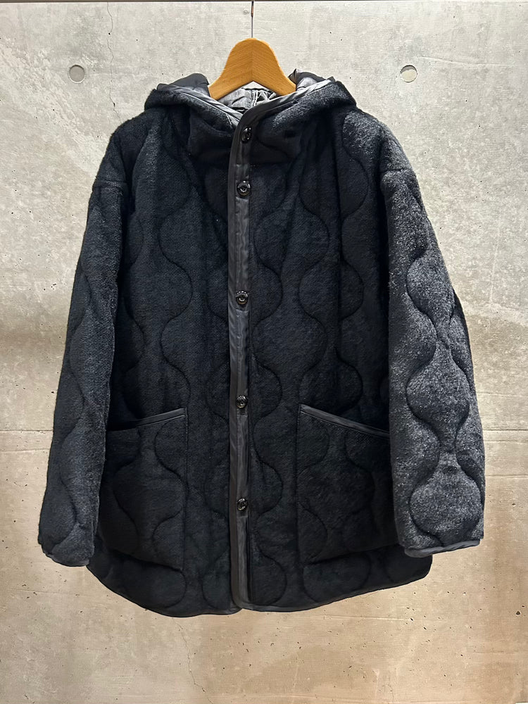 HYKE / FAUX SHEARLING-PANELED SHEER QUILTED HOODED JACKET / BLACK / 17600
