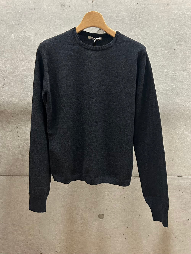 AURALEE / HIGH TWIST WOOL KNIT CREW-NECK P/O / CHARCOAL / A26AP03CK /