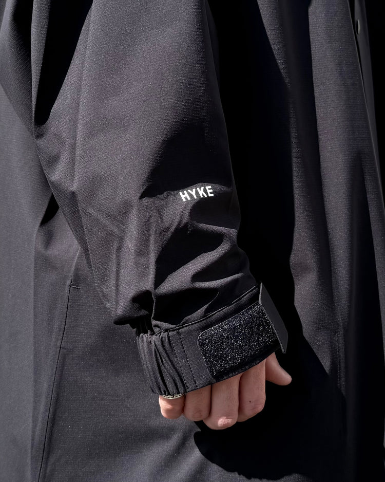 HYKE / PERTEX® DESERT STORM COAT / BLACK / 17571