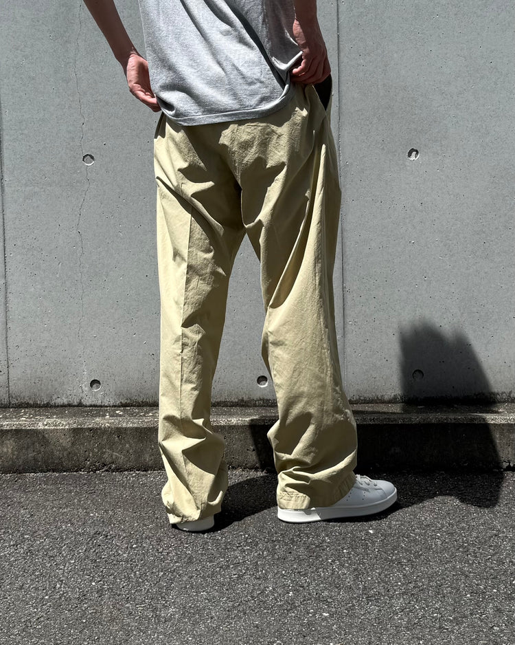 AURALEE / GARMENT-DYED FINX SHUTTLE WEATHER ONE-TUCK SLACKS / KHAKI BEIGE / A26SP03SW