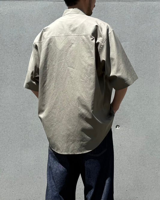 AURALEE / WASHED FINX TWILL BIG HALF SLEEVED SHIRT / OLIVE / A26SS03TN