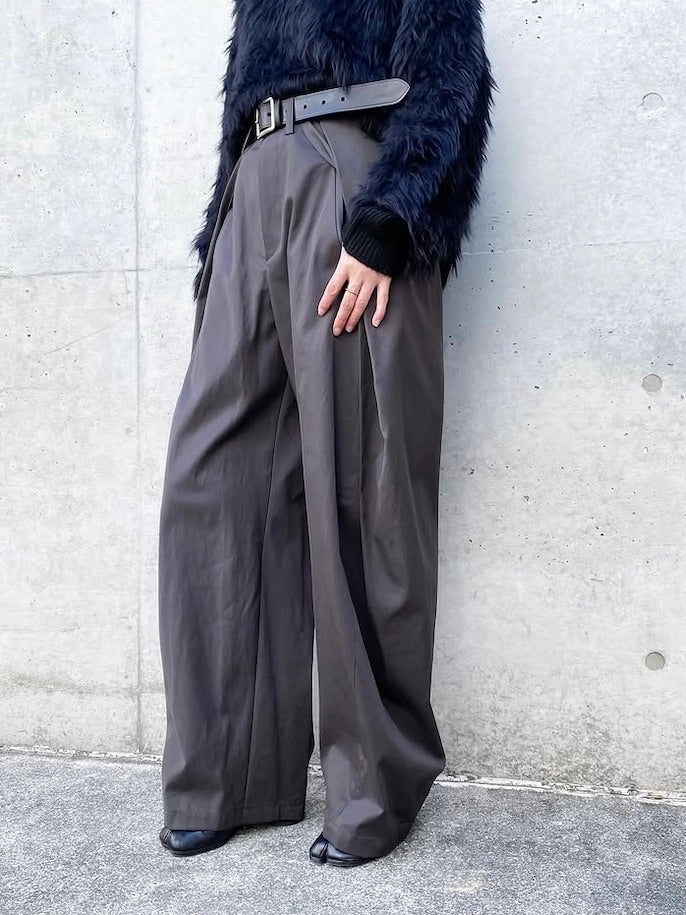 ASTRAET / コットン ギャバ 2タック テーパードパンツ / DK.GRAY / 5414-236-0466