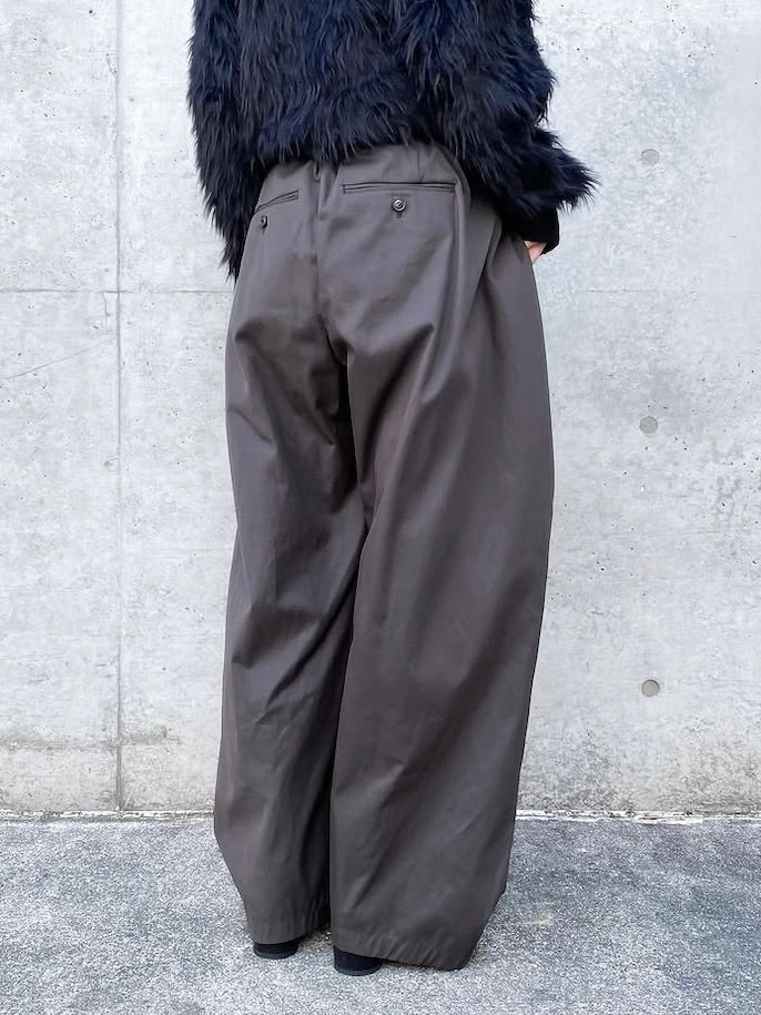 ASTRAET / コットン ギャバ 2タック テーパードパンツ / DK.GRAY / 5414-236-0466