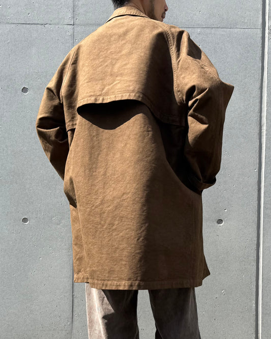 AURALEE / GARMENT-DYED ORGANIC COTTON HEAVY TWILL SHORT COAT / DARK BROWN / A26SC01OG