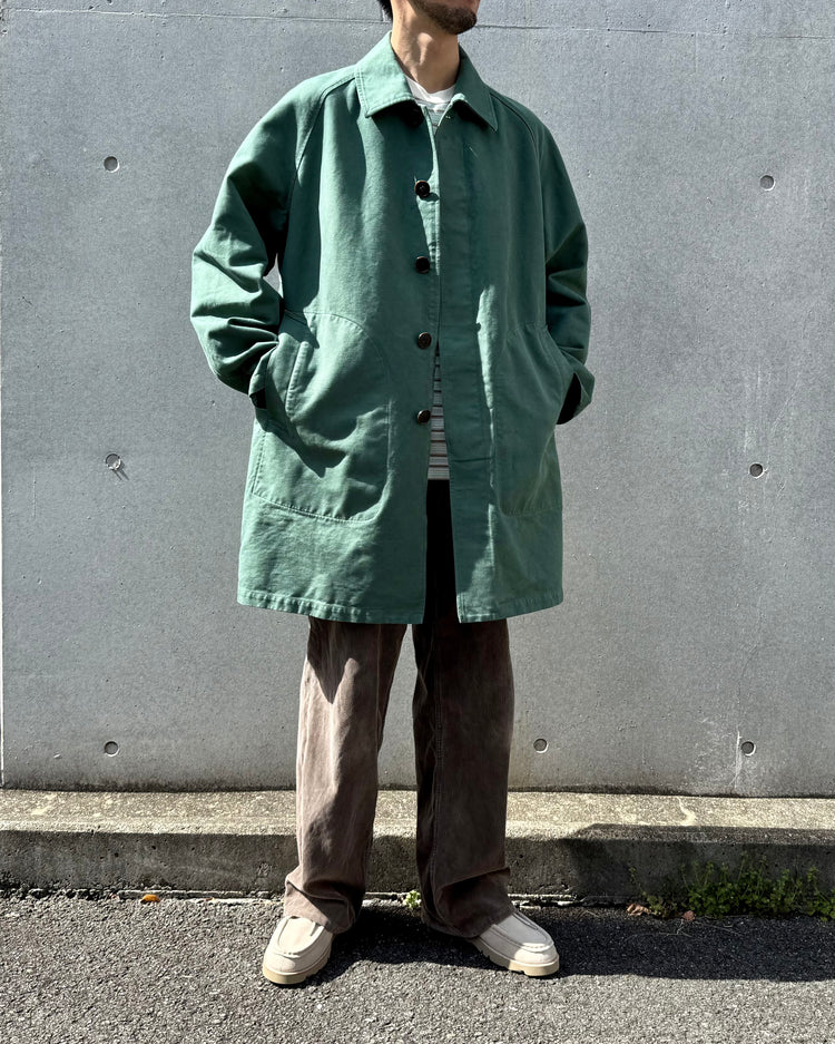 AURALEE / GARMENT-DYED ORGANIC COTTON HEAVY TWILL SHORT COAT / FOREST GREEN / A26SC01OG