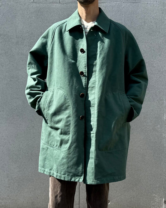 AURALEE / GARMENT-DYED ORGANIC COTTON HEAVY TWILL SHORT COAT / FOREST GREEN / A26SC01OG