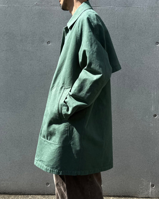 AURALEE / GARMENT-DYED ORGANIC COTTON HEAVY TWILL SHORT COAT / FOREST GREEN / A26SC01OG