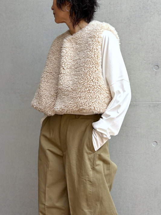 HYKE / FAUX SHEARLING CROPPED VEST / CREAM / 17524