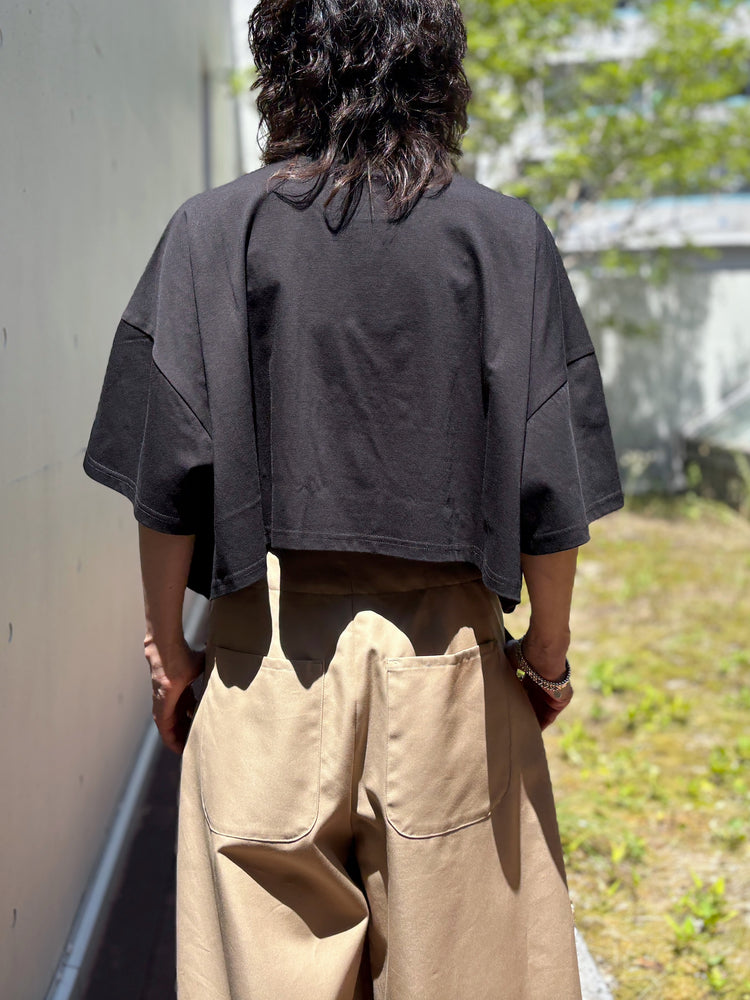 någonstans / loose pocket t-shirt / black / 470JA880-0541