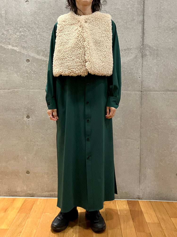 HYKE / FAUX SHEARLING CROPPED VEST / CREAM /  17524