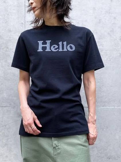 MADISONBLUE / HELLO CREW NECK TEE / BLACK / MB000-7001