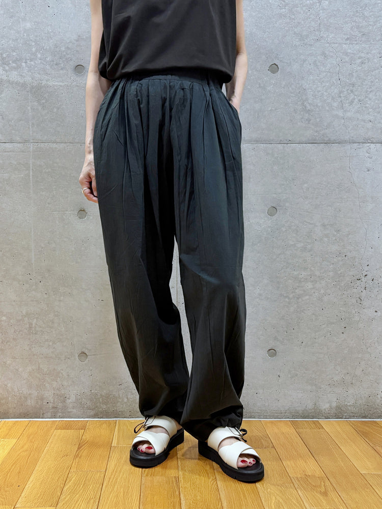 WALANCE / natural dye tuck pants / BLACK / 3261-115