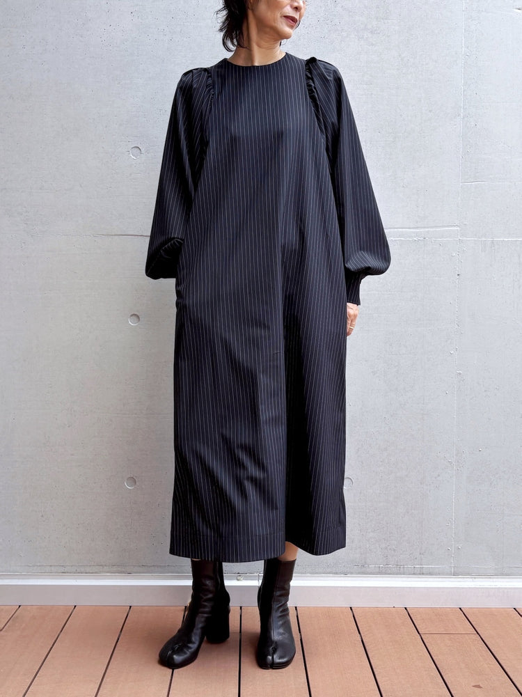 08sircus / Wool stripe gather sleeve dress / black / S26AW-DR02