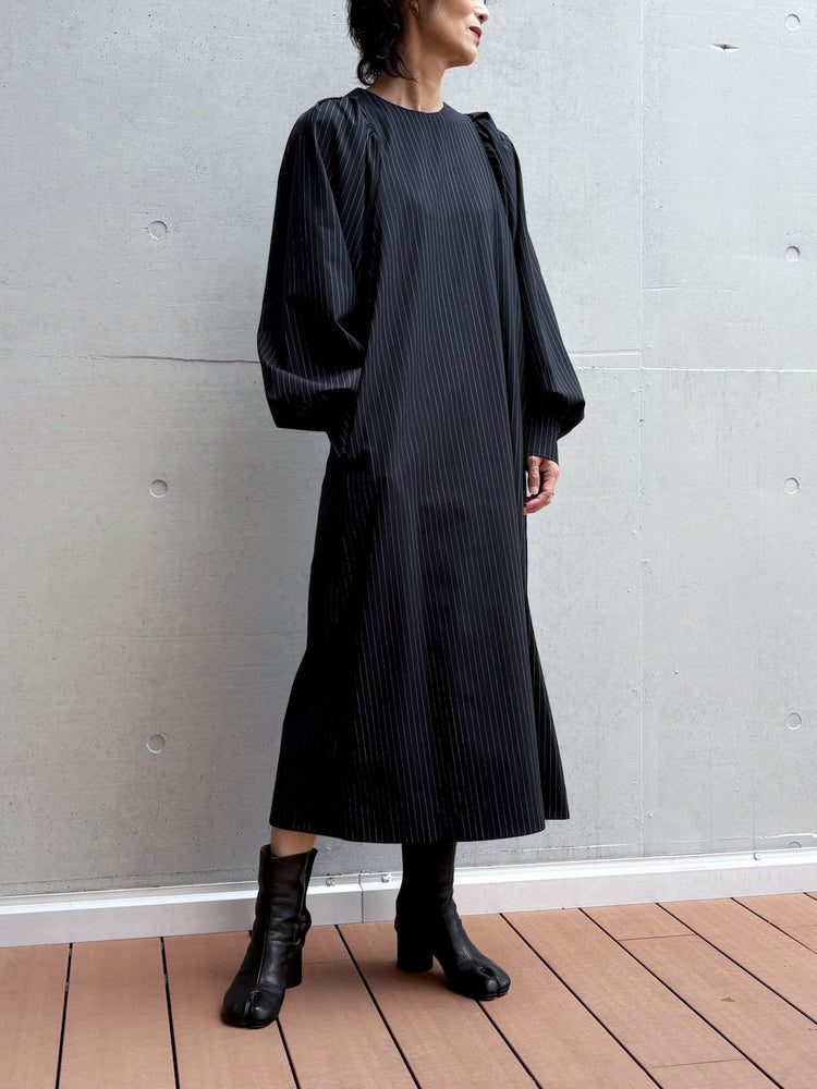 08sircus / Wool stripe gather sleeve dress / black / S26AW-DR02