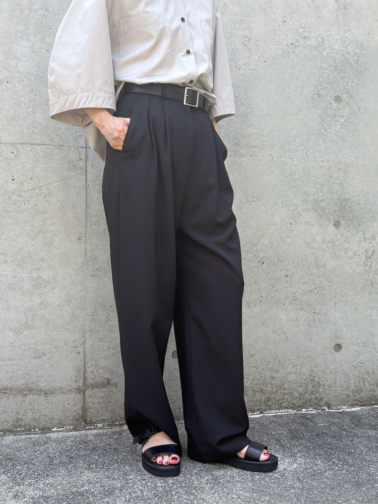 CLANE / BASIC TUCK PANTS / BLACK / 10110-7083
