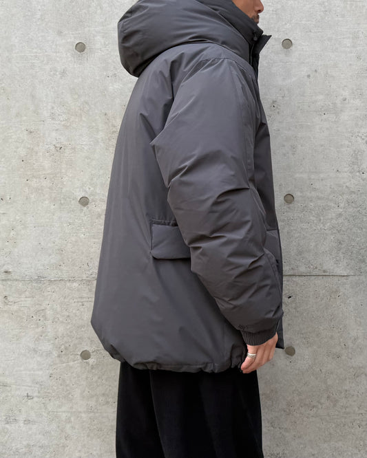 DAIWA PIER39 / WINDSTOPPER EXPEDITION DOWN JACKET / CHARCOAL / BW-15025W