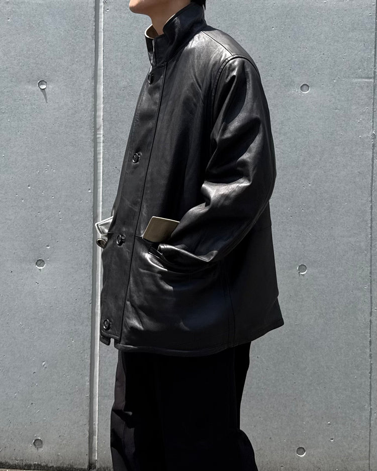 AURALEE / REVERSIBLE WOOL TWISTTED TWILL / SHEEP LEATHER HALF COAT / KHAKI BEIGE CHAMBRAY × BLACK / A26AC01AN