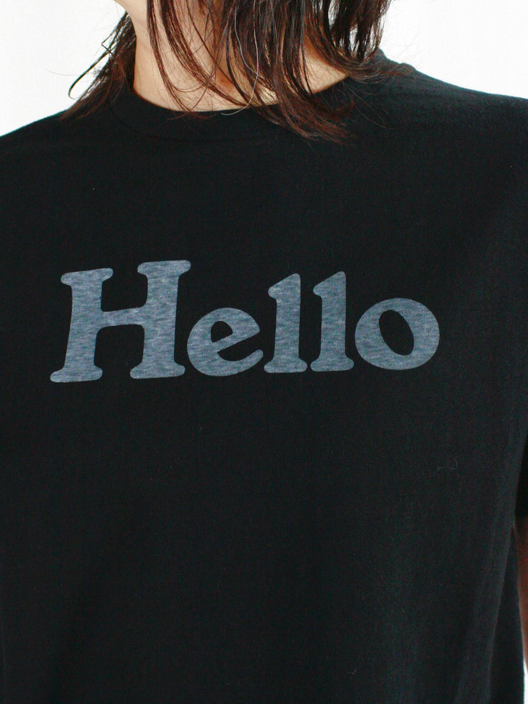 MADISONBLUE / HELLO CREW NECK TEE / BLACK / MB000-7001