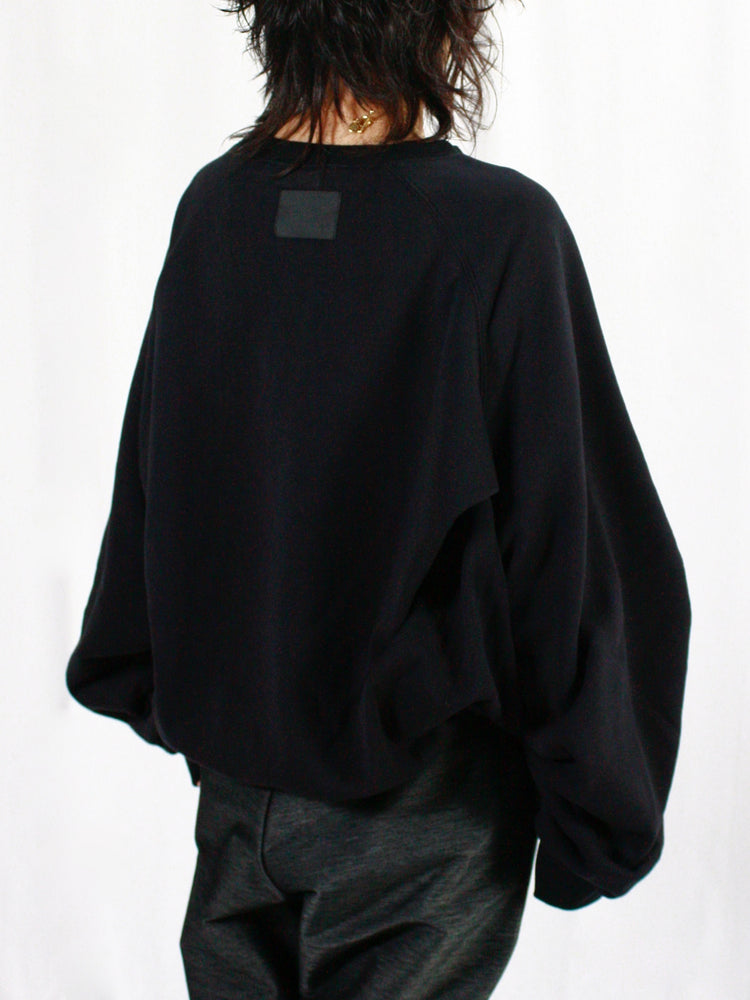 COGTHEBIGSMOKE / LEILA WIDE CUFF SWEAT SHIRT  / BLACK / 12101-109-1206-1