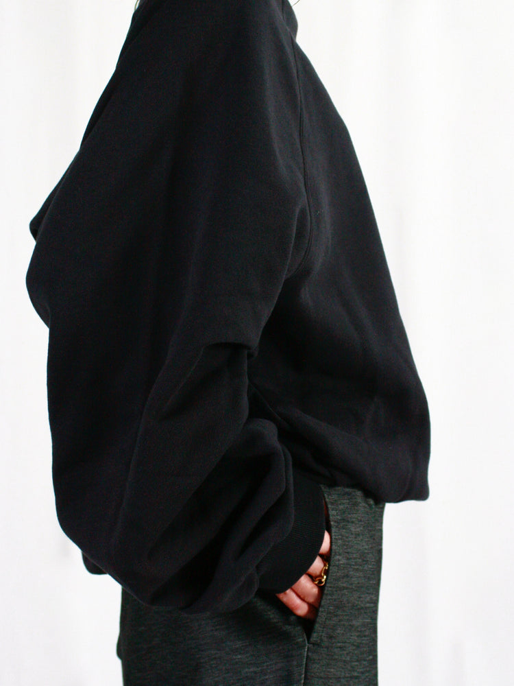 COGTHEBIGSMOKE / LEILA WIDE CUFF SWEAT SHIRT  / BLACK / 12101-109-1206-1