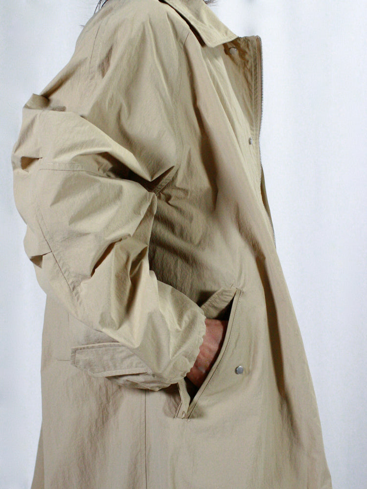 ASTRAET / ナイロン ジップ ステンカラーコート UNISEX / BEIGE / 5425-199-0263