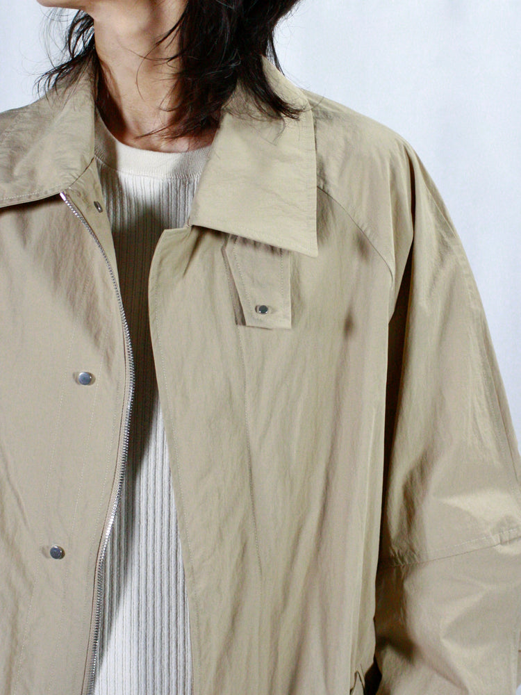 ASTRAET / ナイロン ジップ ステンカラーコート UNISEX / BEIGE / 5425-199-0263