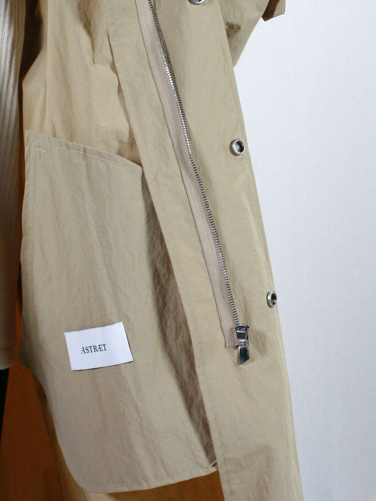 ASTRAET / ナイロン ジップ ステンカラーコート UNISEX / BEIGE / 5425-199-0263