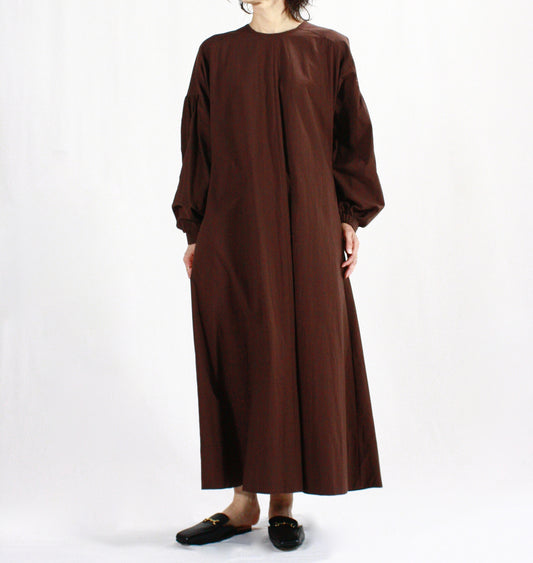 ESLOW / COTTON TYPEWRITER CURVE SLEEVE DRESS / BROWN / A2043FA200