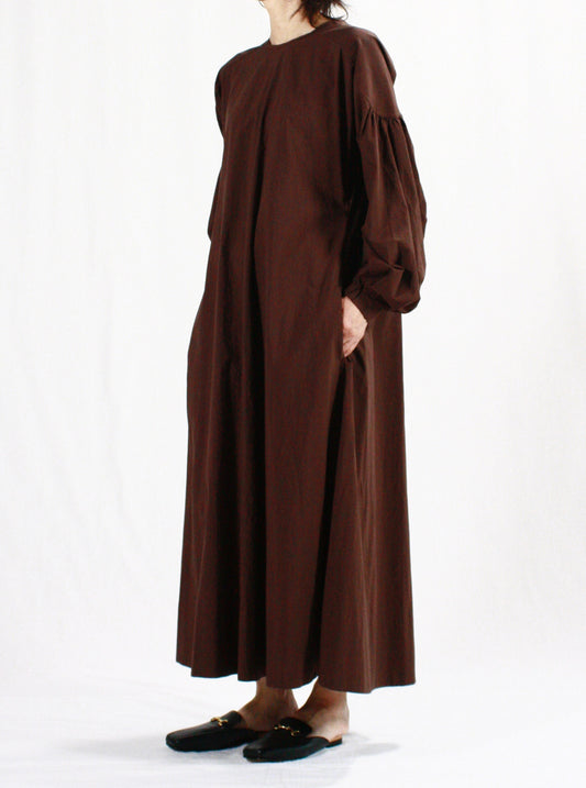 ESLOW / COTTON TYPEWRITER CURVE SLEEVE DRESS / BROWN / A2043FA200