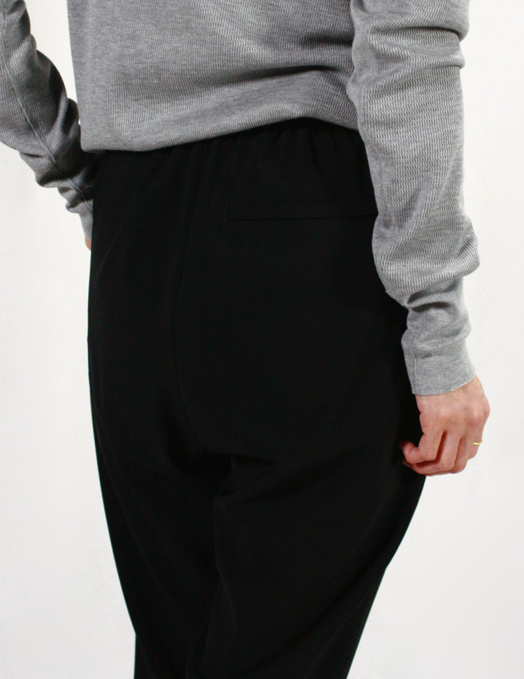 HYKE / STRETCH TAPPERED PANTS・BLACK・13306