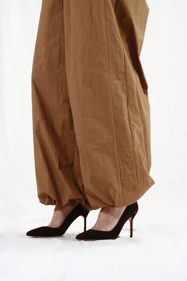 ASTRAET / ナイロンワイドトラックパンツ / MID BROWN / 5422-199-0441