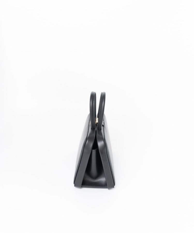 PUNTI. / PLAIN PORTRAIT-HAND / BLACK / P-047
