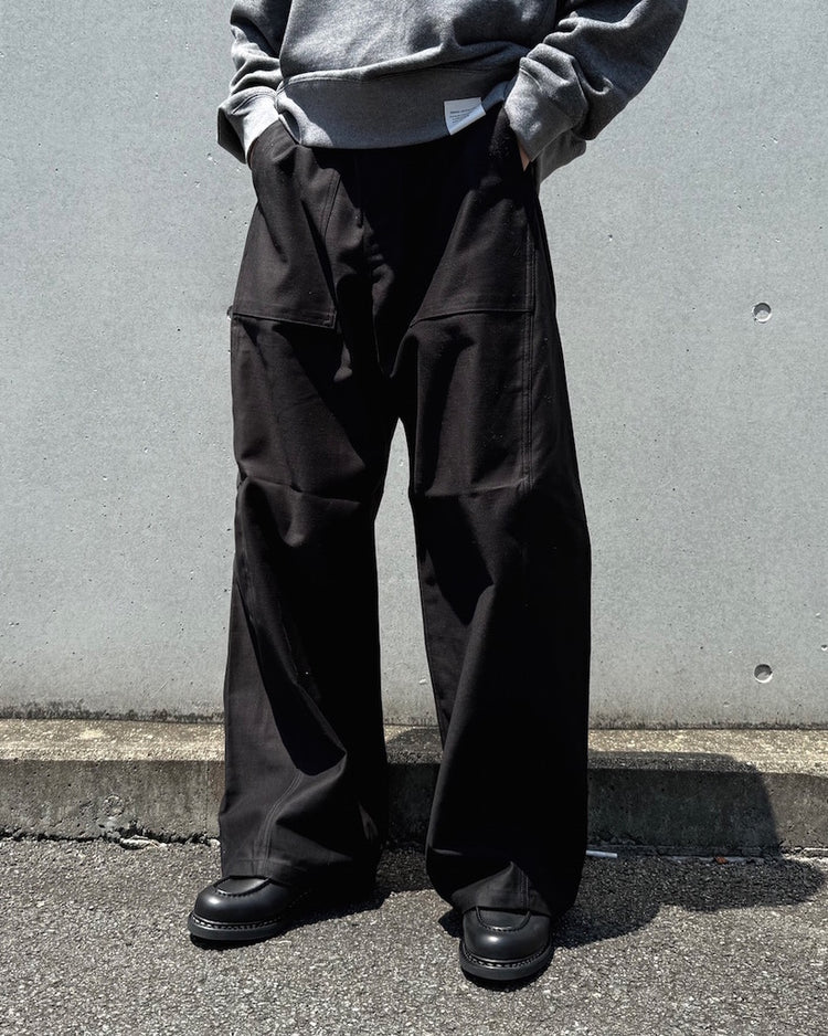 HYKE / BACK SATIN BARREL-LEG PANTS / BLACK / 13350